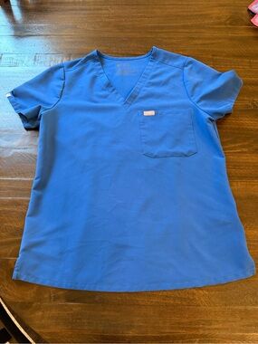 Figs Women's Catarina One pocket V-Neck Scrub Top in Bright Blue